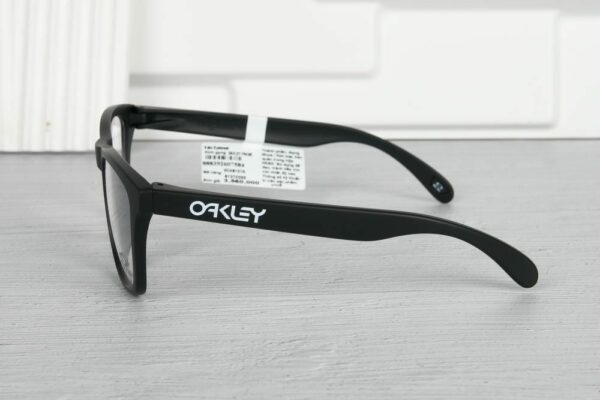 Gọng Kính Thể Thao Oakley Frogskins Rx A 0OX8137A – Tem Chính Hãng Luxottica